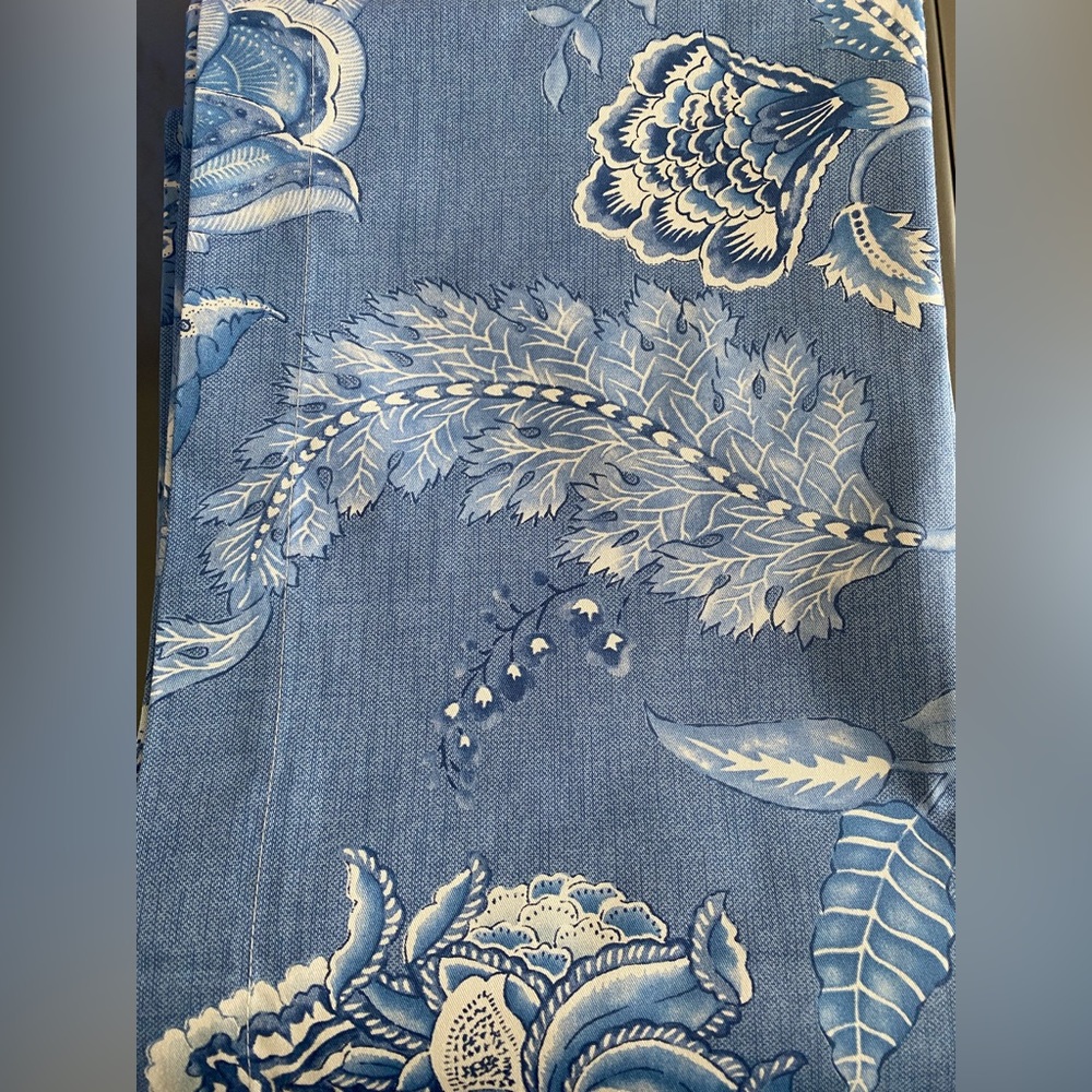 Zara Home Blue and White floral tablecloth. 100% cotton.